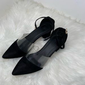 Black Low Heeled Shoe - Size 7.5 - Good Condition